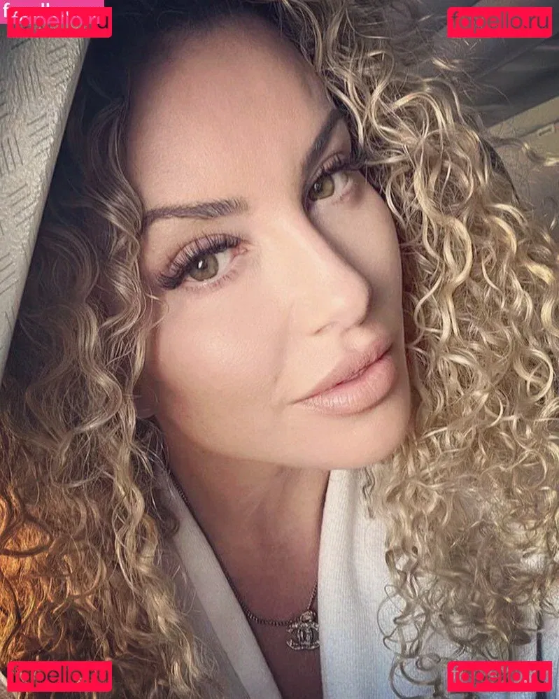 Sasha West Onlyfans Photo Gallery 