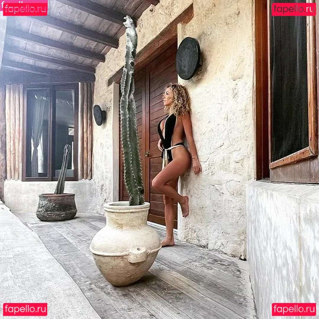 Sasha West Onlyfans Photo Gallery 