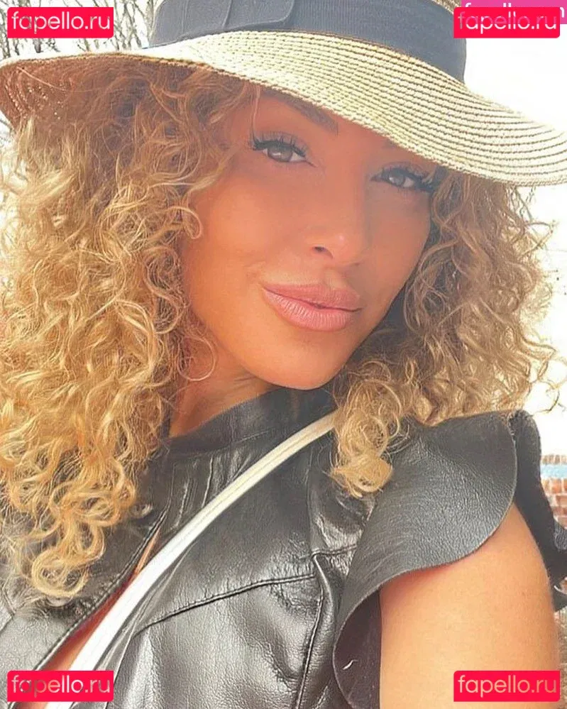 Sasha West Onlyfans Photo Gallery 