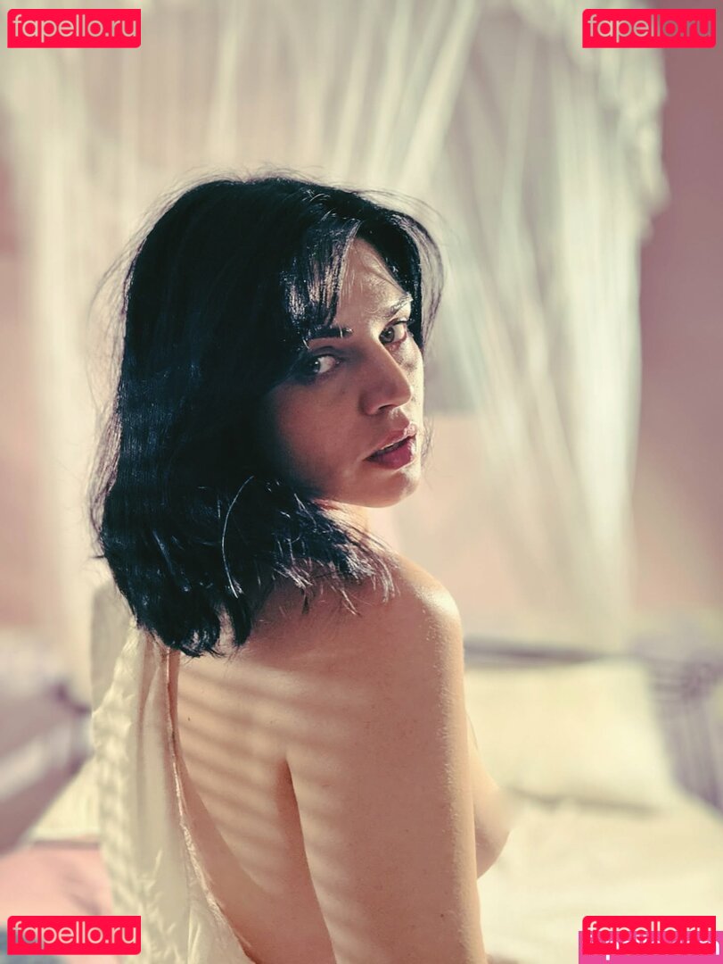 Sara Penelope Robin Nude Onlyfans Photo 4