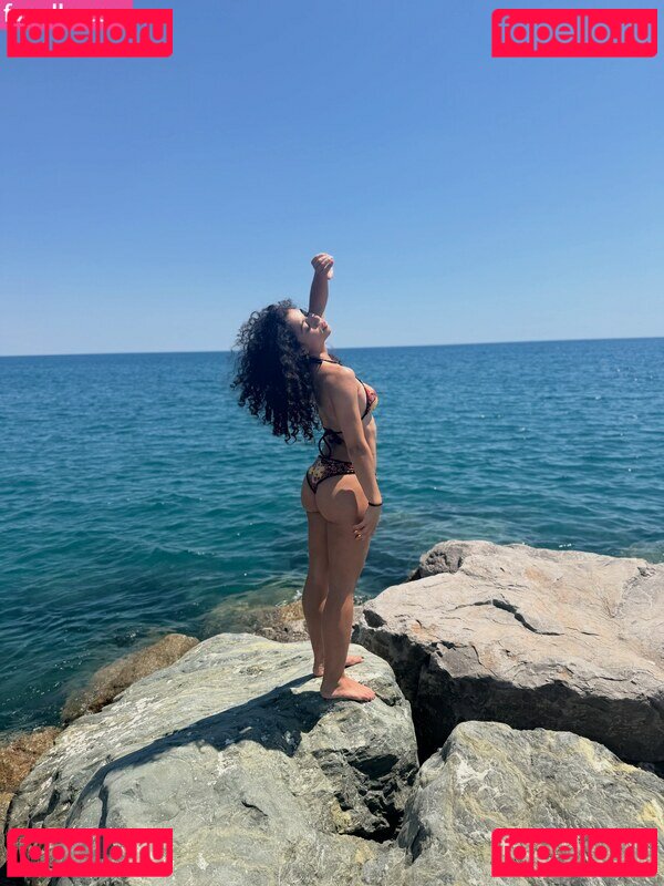 Sara Holmes Nude Onlyfans Photo 23
