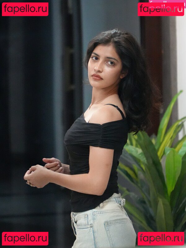 Niharika Nude Onlyfans Photo 37