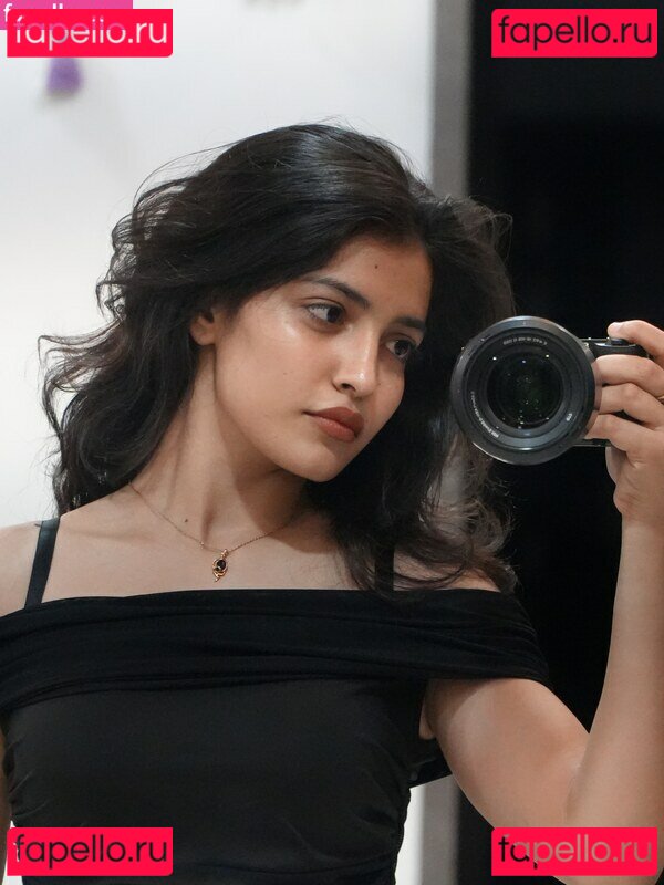 Niharika Nude Onlyfans Photo 35