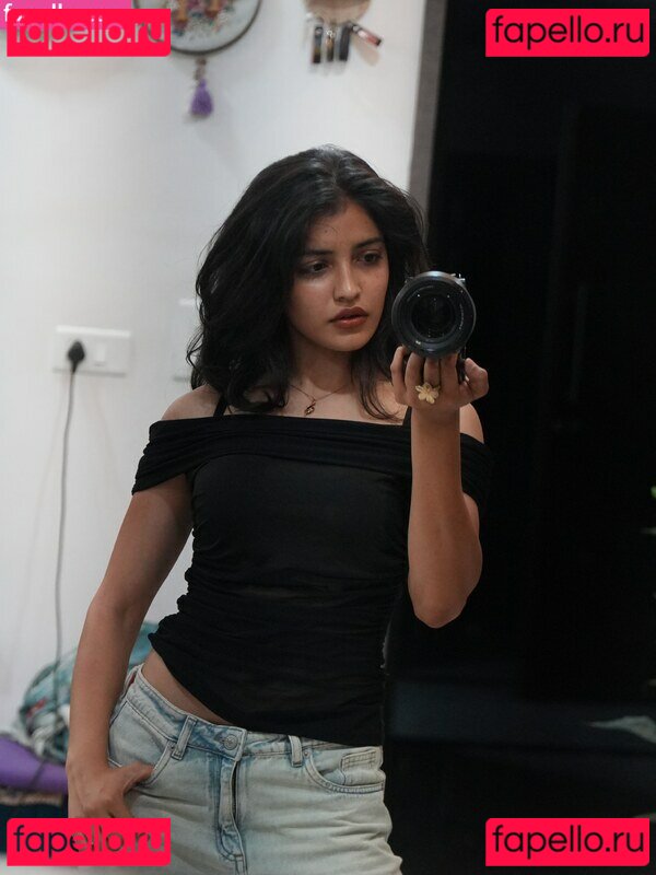 Niharika Nude Onlyfans Photo 27
