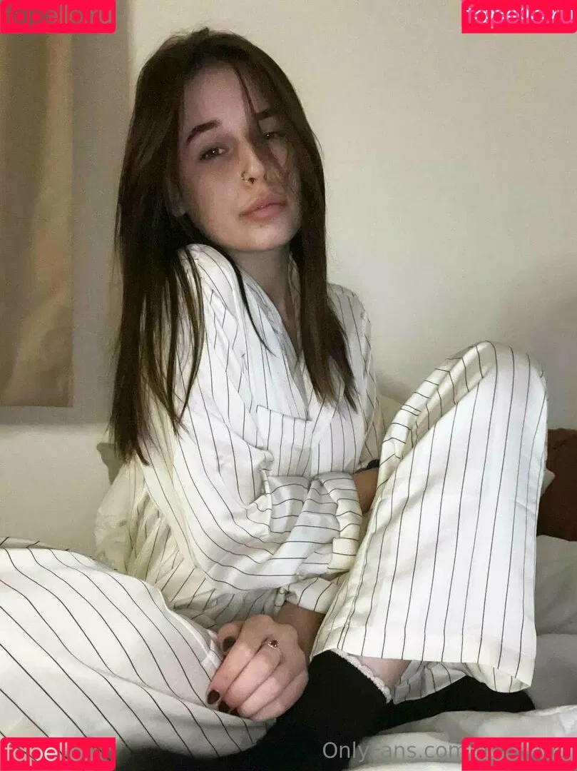 emilage Onlyfans Photo Gallery 