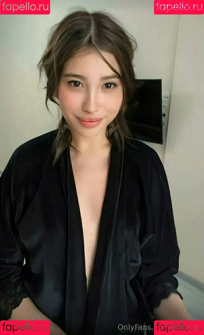 emilage Onlyfans Photo Gallery 