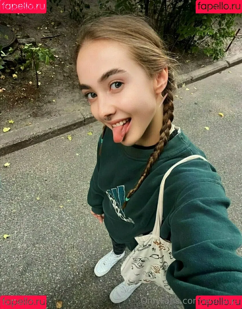 emilage Onlyfans Photo Gallery 