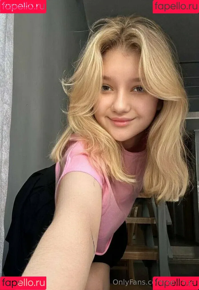 emilage Onlyfans Photo Gallery 