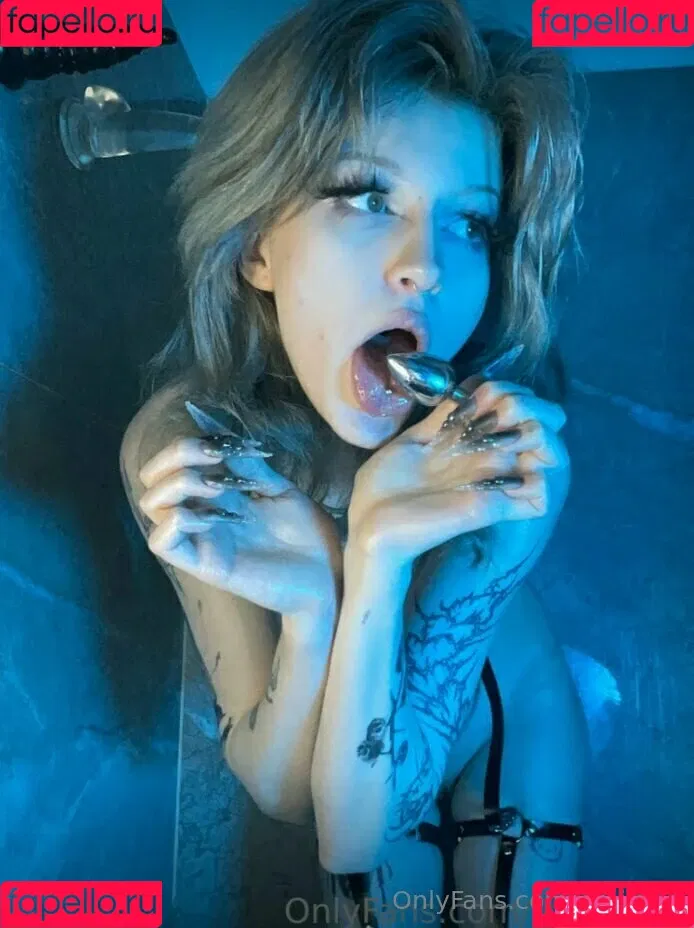 emilage Onlyfans Photo Gallery 