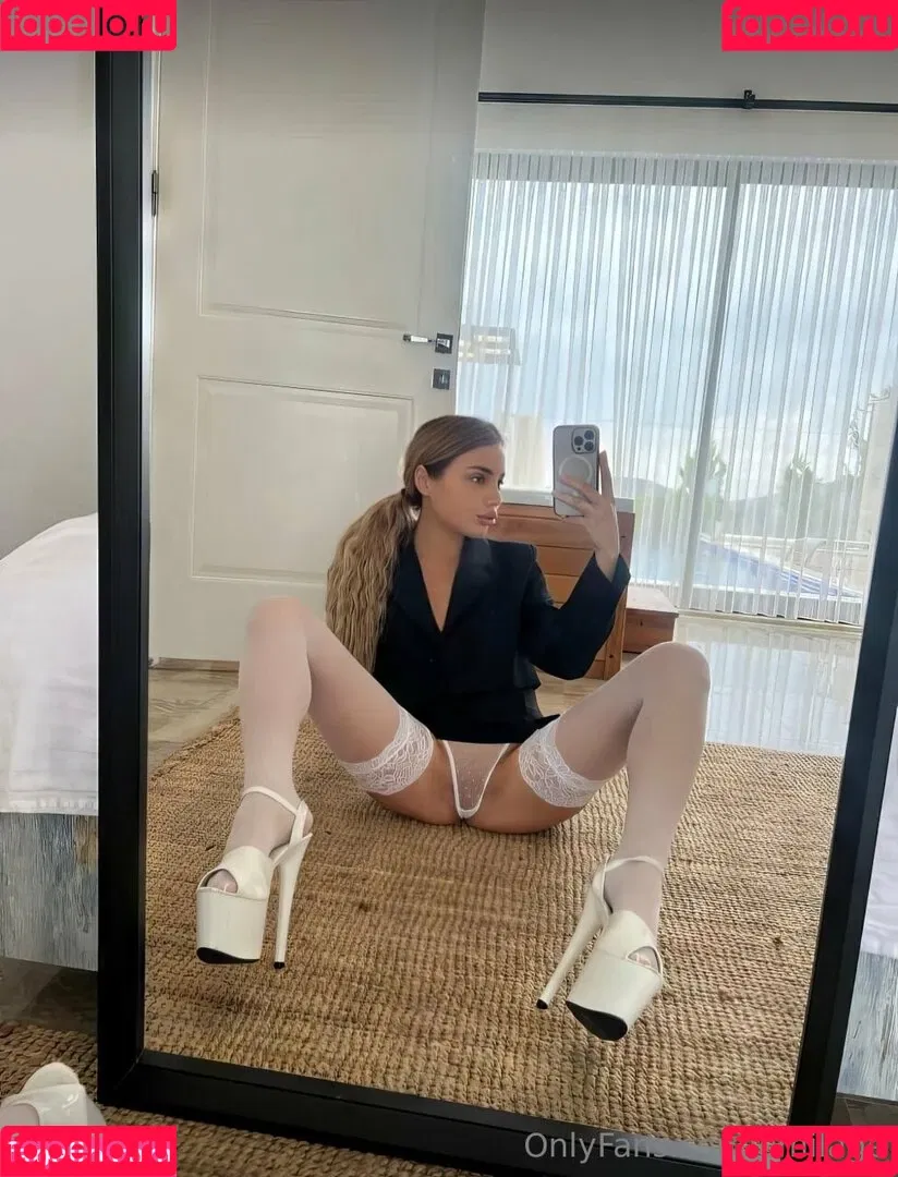 emilage Onlyfans Photo Gallery 