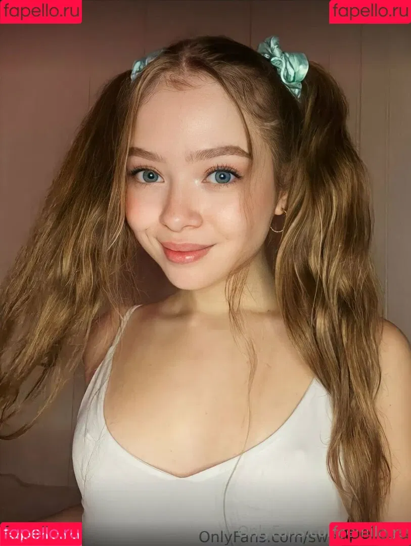 emilage Onlyfans Photo Gallery 