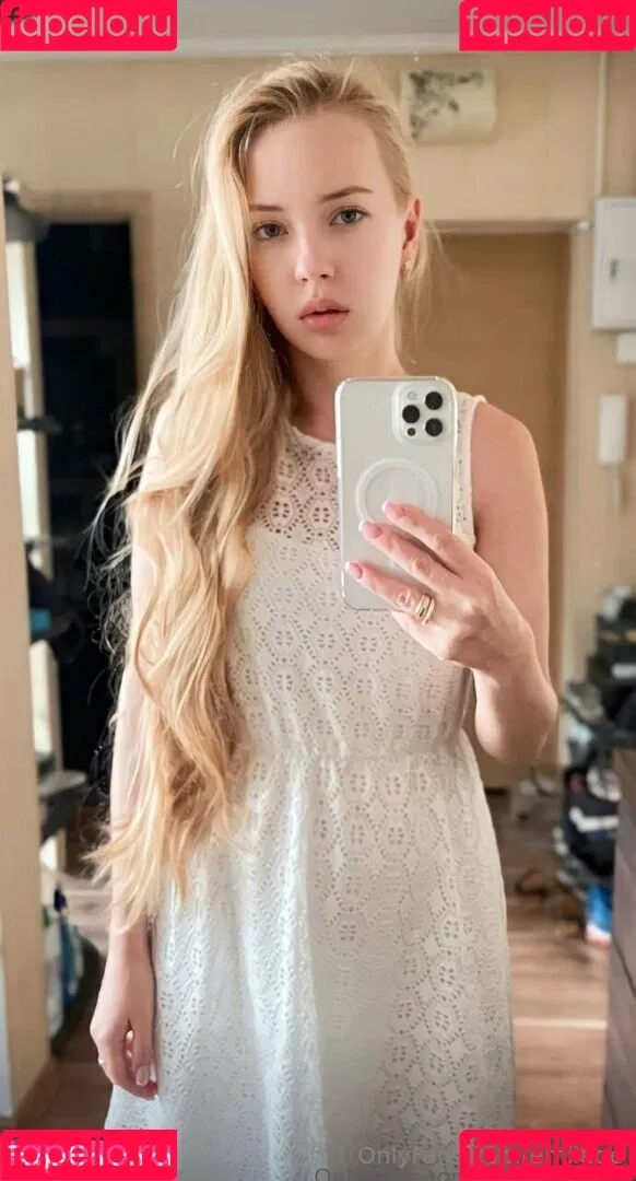 emilage Onlyfans Photo Gallery 