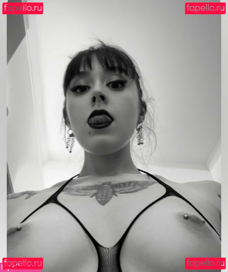 Mistress Helena Nude Onlyfans Photo 38
