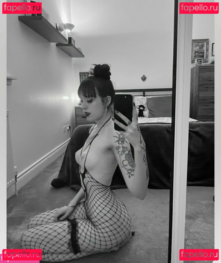Mistress Helena Nude Onlyfans Photo 37