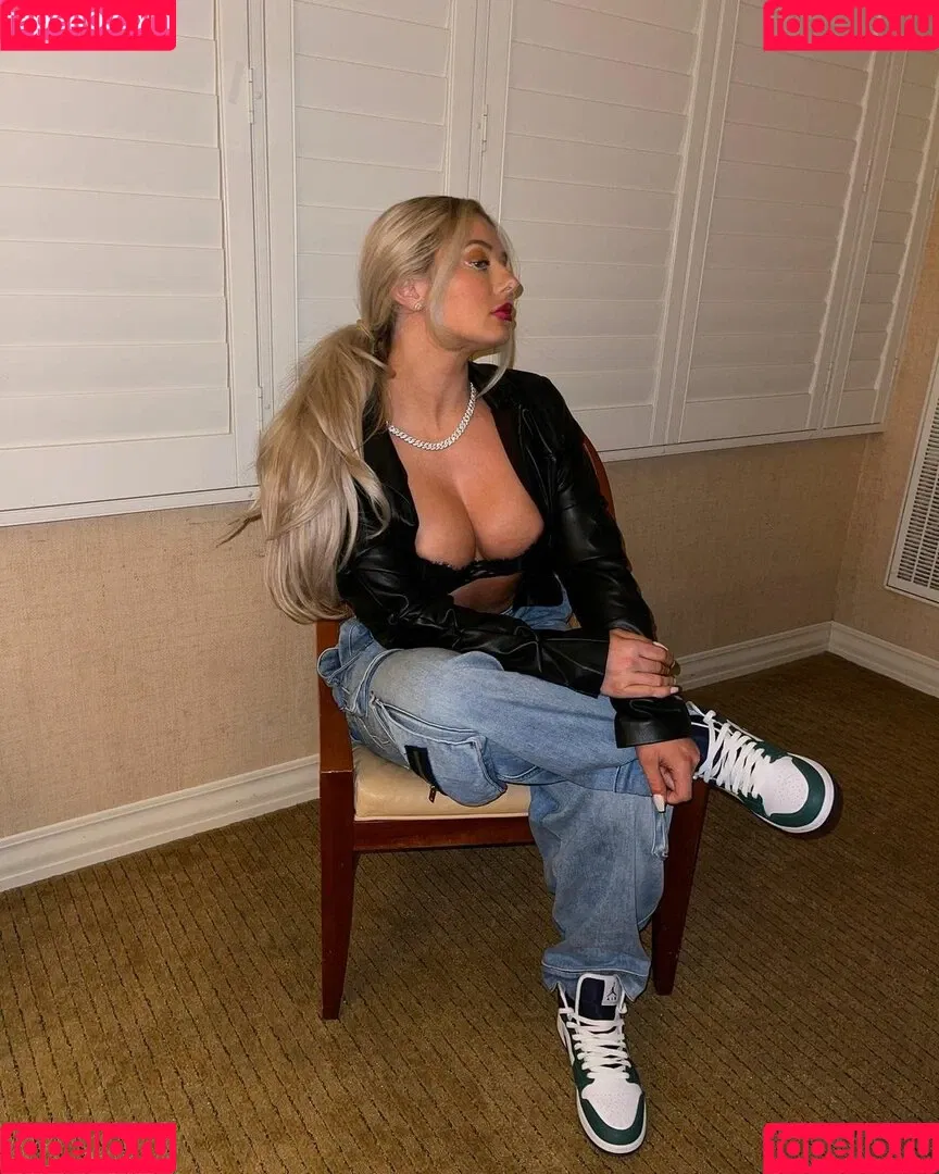 Miranda Cohen Onlyfans Photo Gallery 