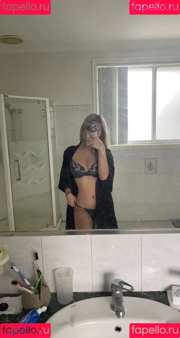 kkimvu Onlyfans Photo Gallery 