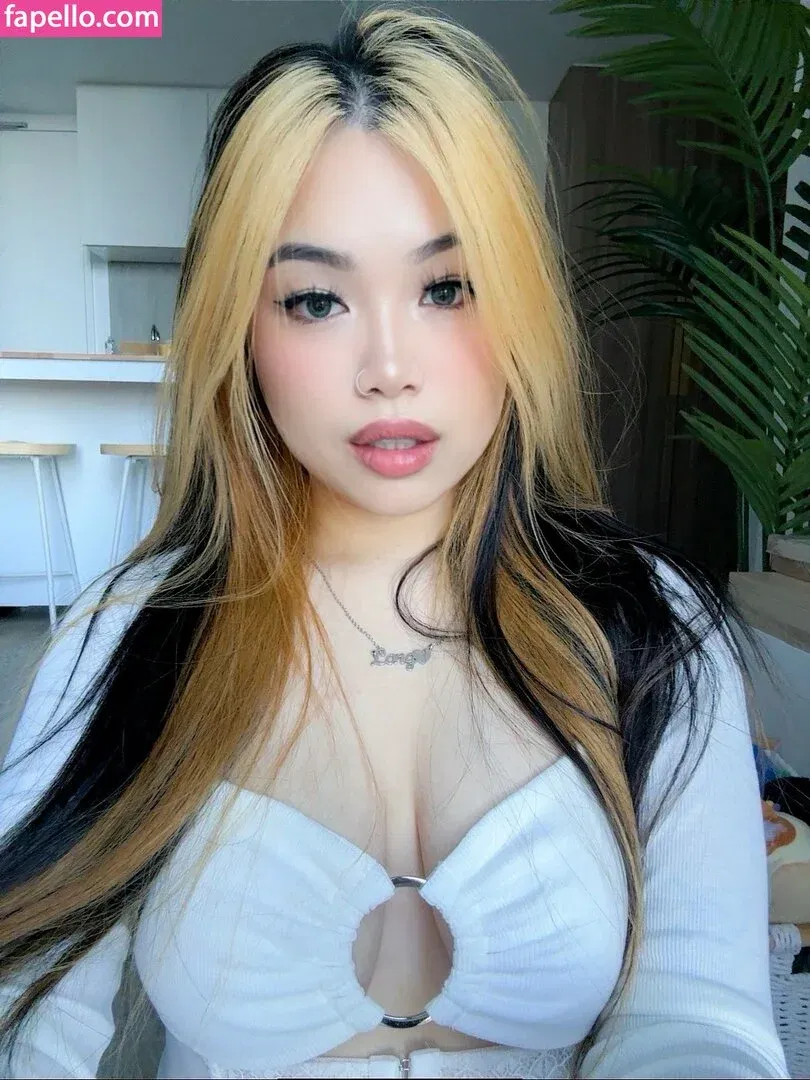 kkimvu Onlyfans Photo Gallery 