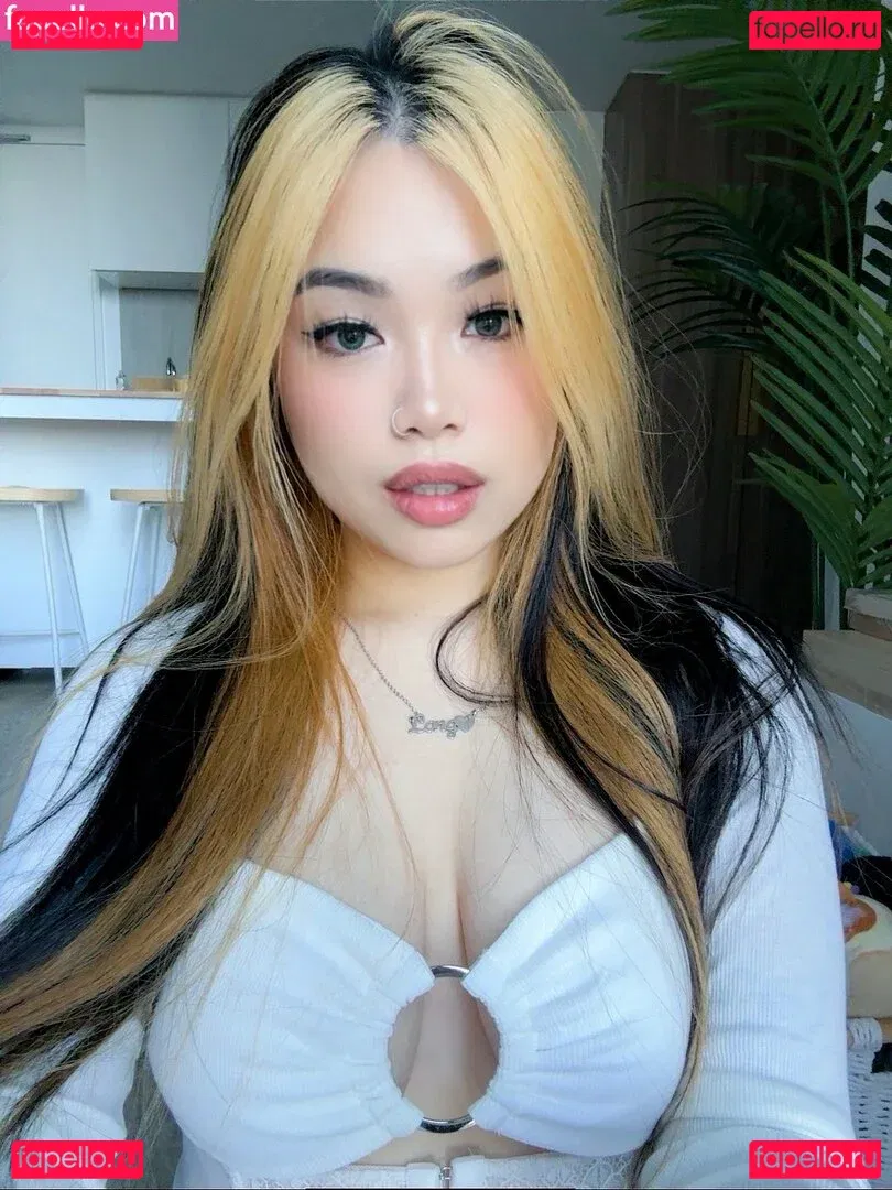 kkimvu Onlyfans Photo Gallery 