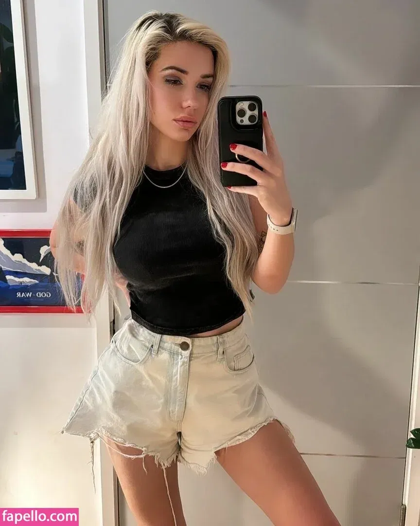 Alanah Pearce Onlyfans Photo Gallery 