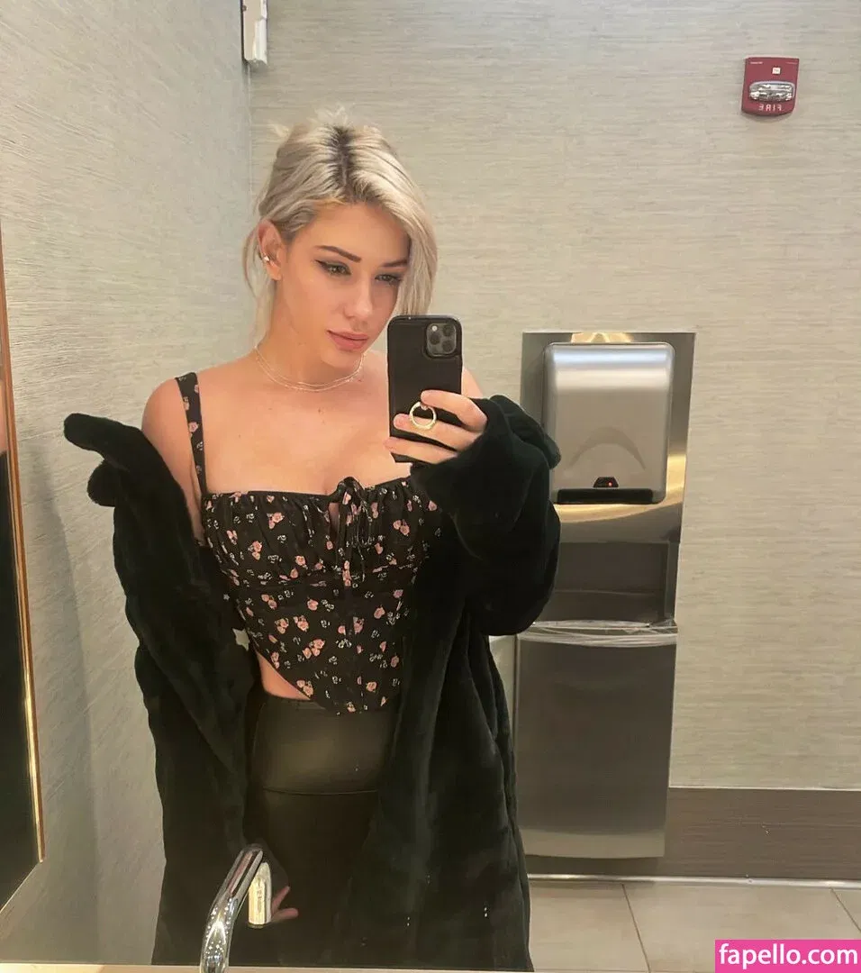 Alanah Pearce Onlyfans Photo Gallery 