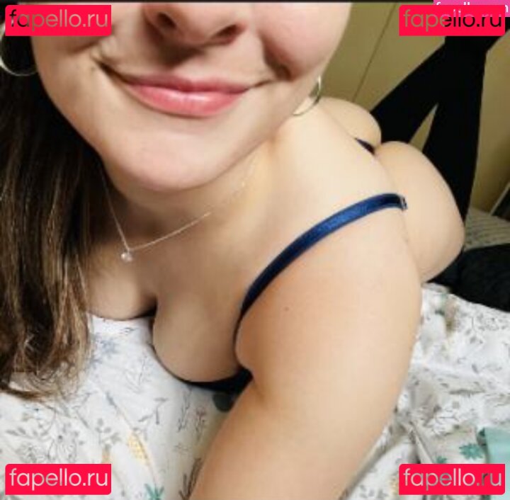 Junescleavage Nude Onlyfans Photo 7