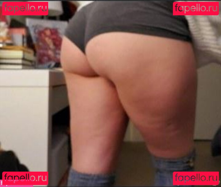 Junescleavage Nude Onlyfans Photo 6