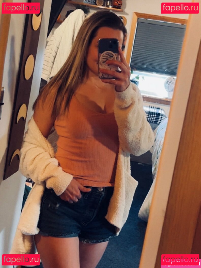 Junescleavage Nude Onlyfans Photo 3