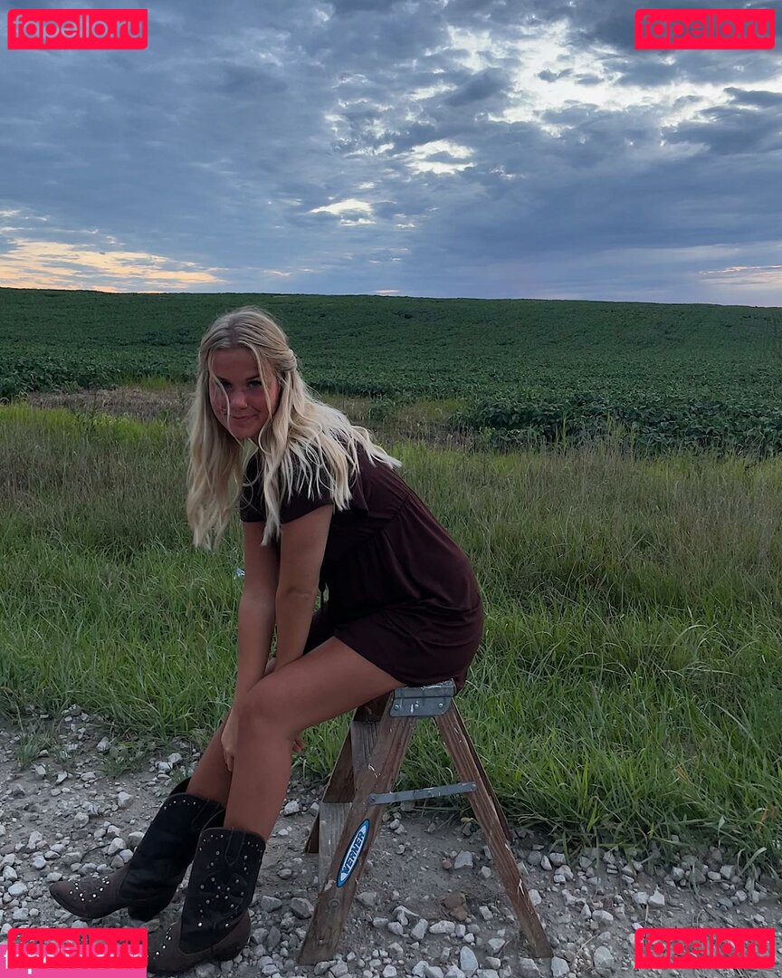 Lydia Feiler Nude Onlyfans Photo 22