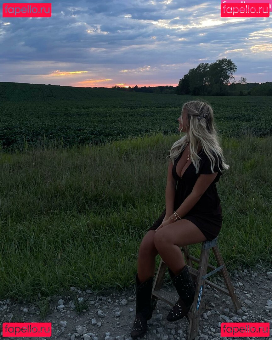 Lydia Feiler Nude Onlyfans Photo 7