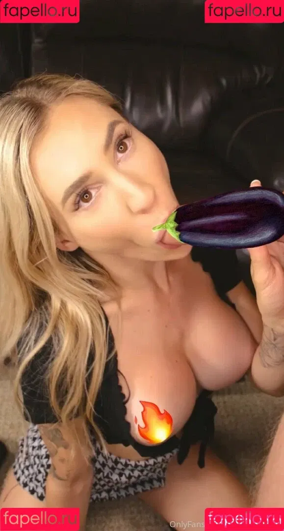 collegehotwife Onlyfans Photo Gallery 