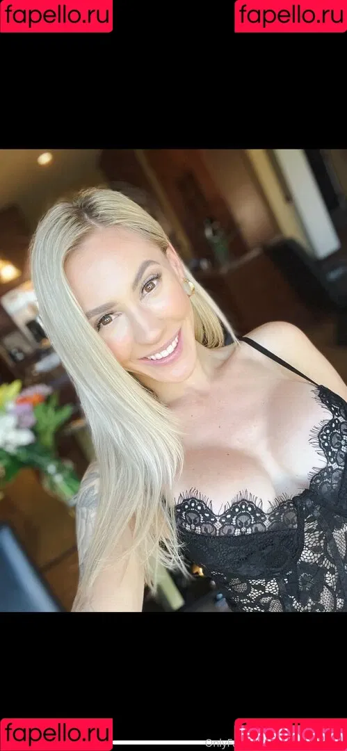 collegehotwife Onlyfans Photo Gallery 