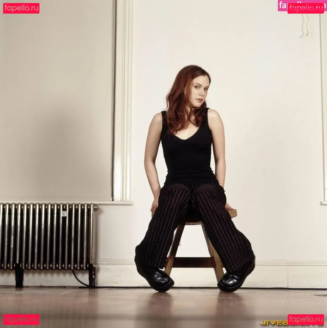 Anna Paquin Onlyfans Photo Gallery 