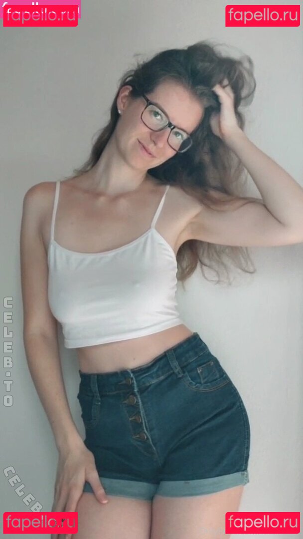 Lara Heller Nude Onlyfans Photo 22