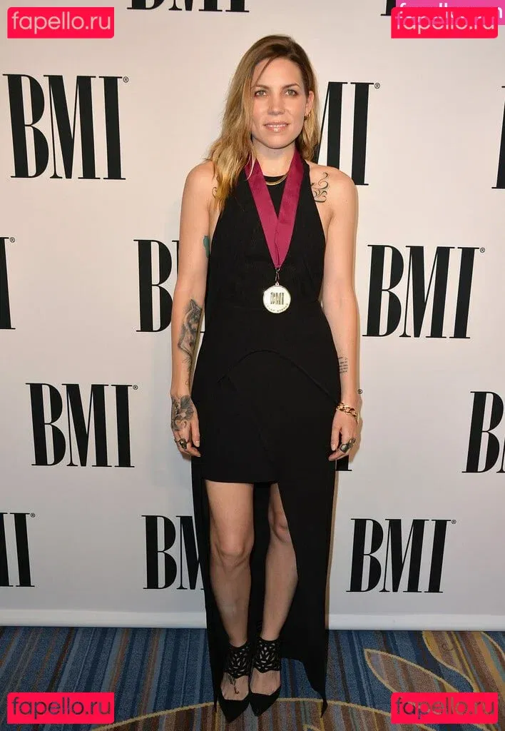 Skylar Grey Onlyfans Photo Gallery 