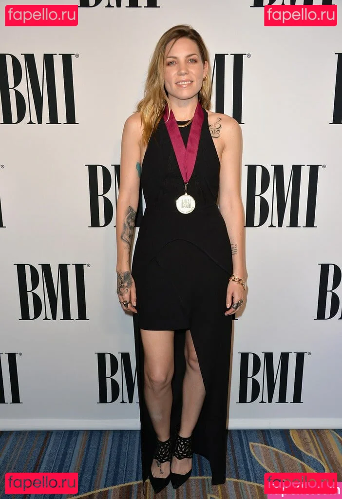 Skylar Grey Onlyfans Photo Gallery 