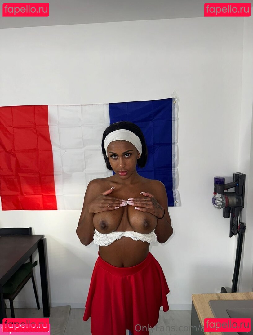 Iloveshana Nude Onlyfans Photo 6