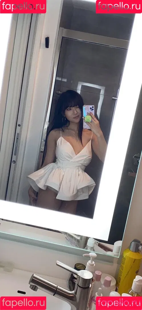 Aria Saki Onlyfans Photo Gallery 