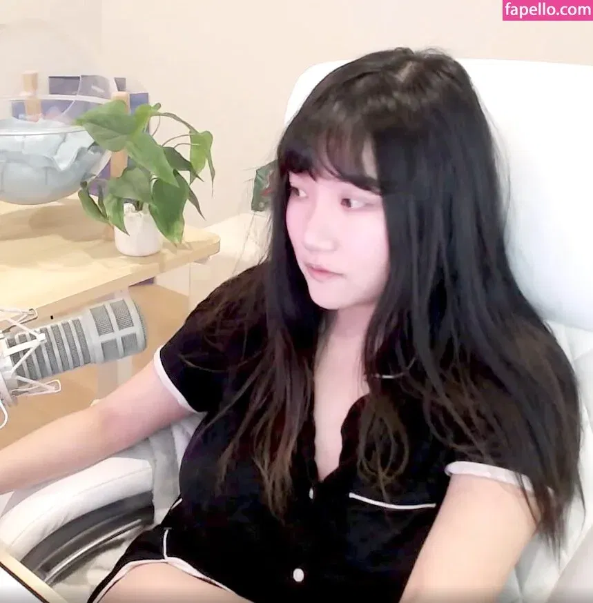 Aria Saki Onlyfans Photo Gallery 