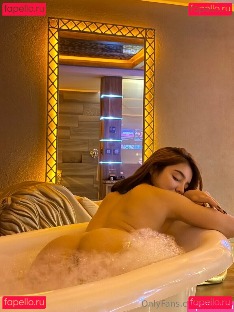 Danna Ricaurte Photo Gallery