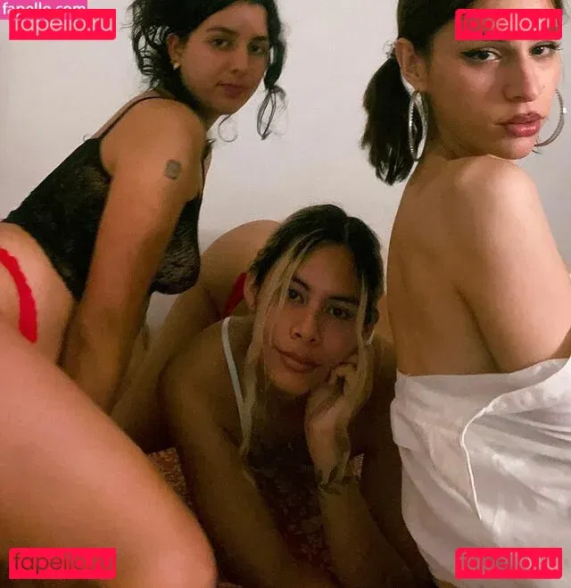 Magraku Onlyfans Photo Gallery 