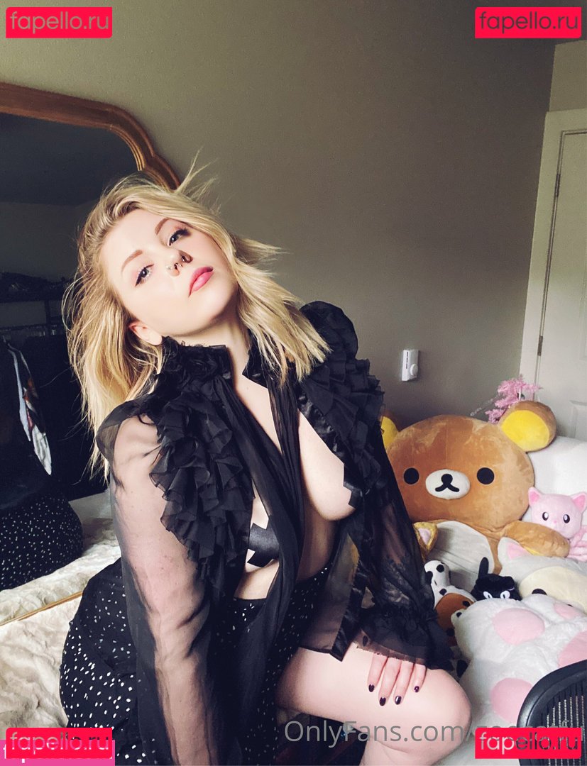 Zoe Catfu Photo Gallery