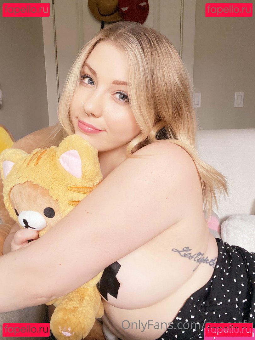 Zoe Catfu Photo Gallery