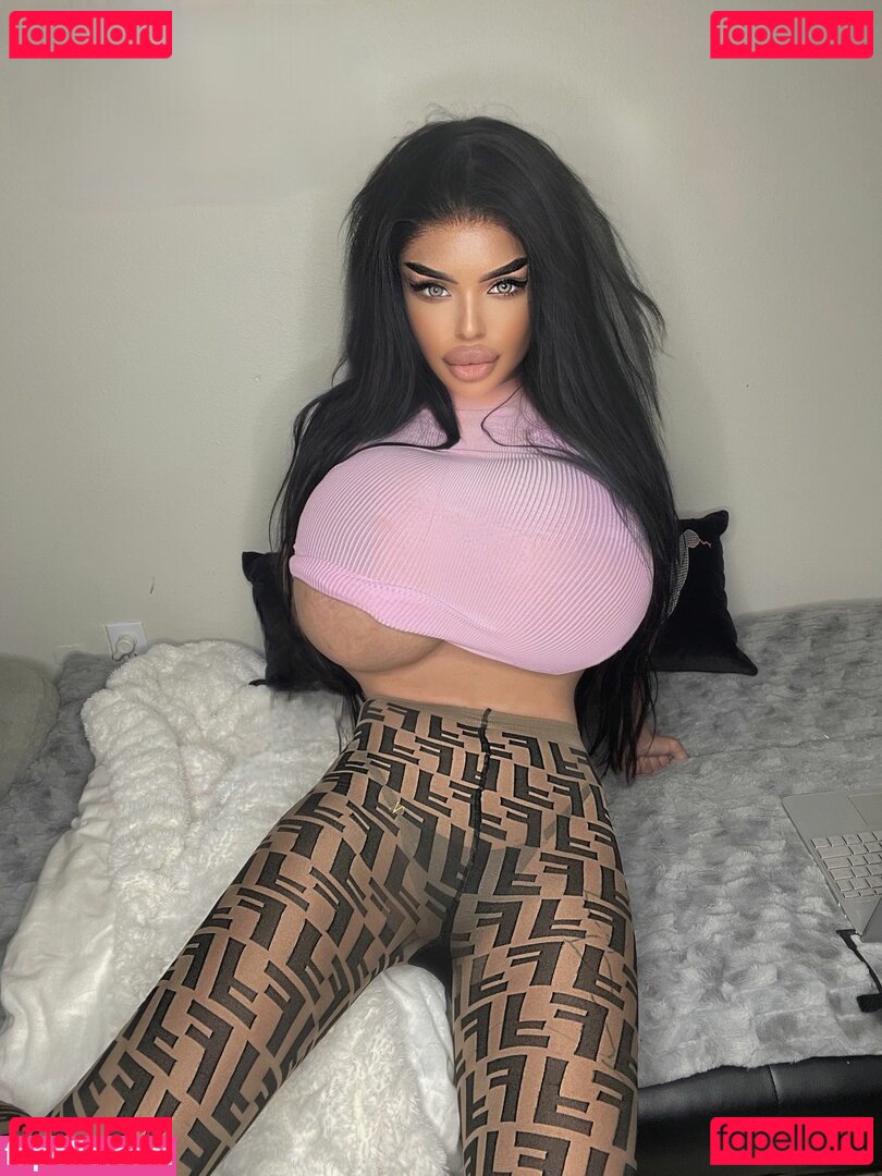 olsuh Nude Onlyfans Photo 12