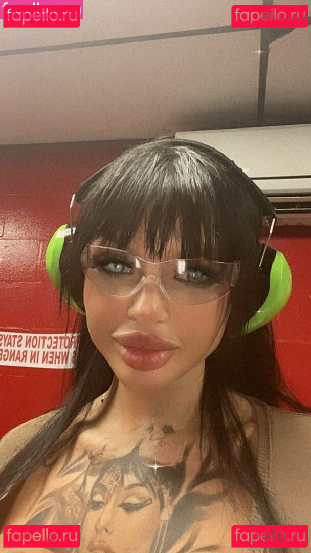 olsuh Nude Onlyfans Photo 3