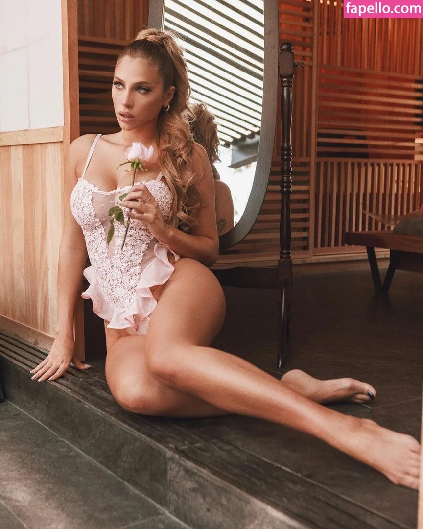 Antonella Mantovano Onlyfans Photo Gallery 