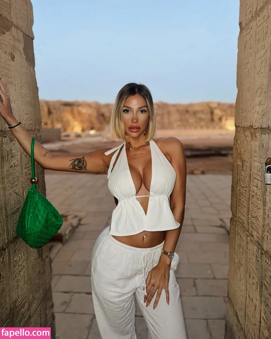 Antonella Mantovano Onlyfans Photo Gallery 