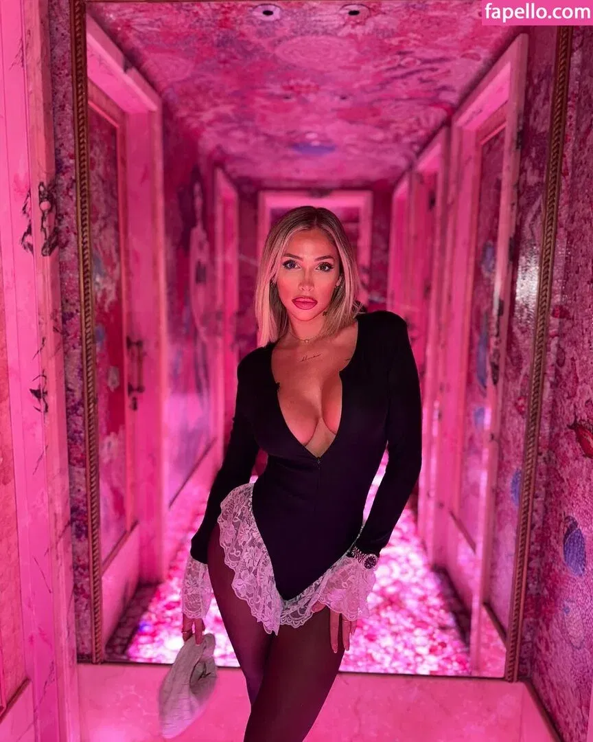 Antonella Mantovano Onlyfans Photo Gallery 