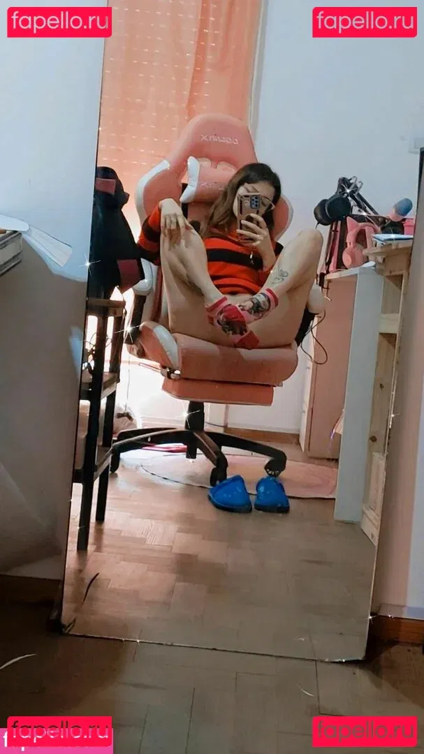 Emina Cosplay Onlyfans Photo Gallery 