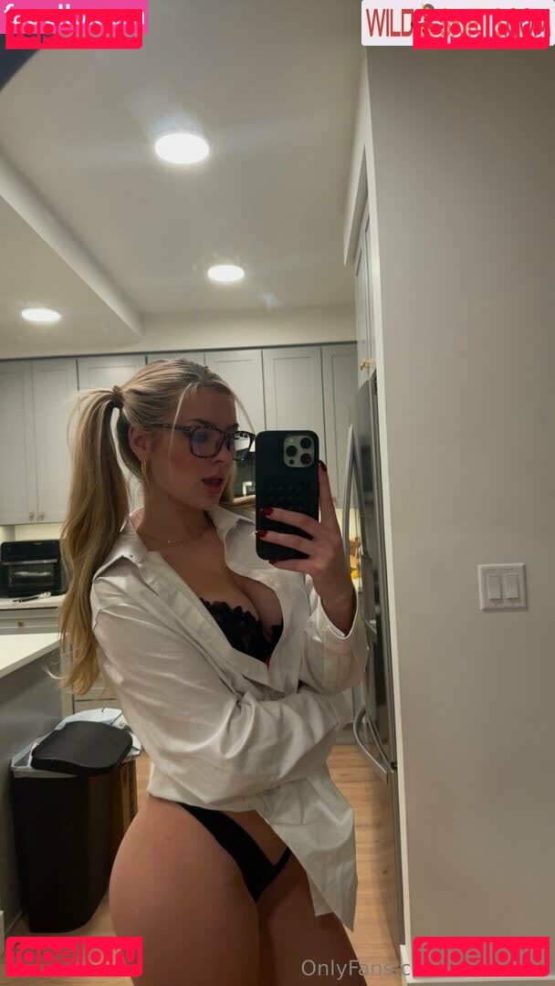 Audrey Holt – Nahá fotografie z OnlyFans 9