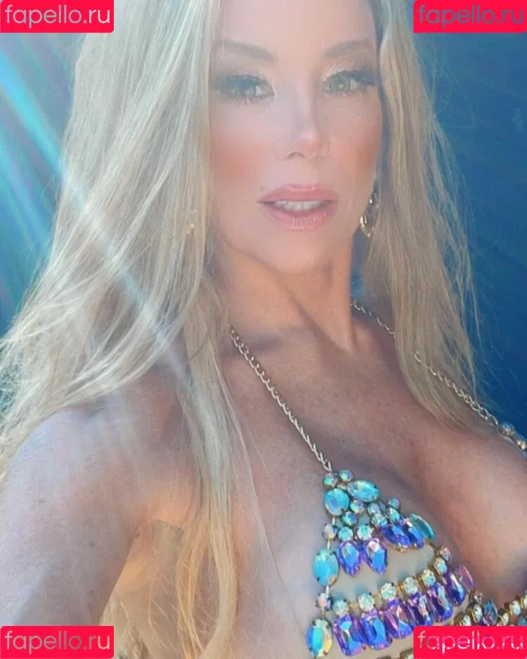 Danielle Winits Onlyfans Photo Gallery 